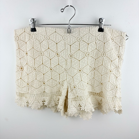 Anthropologie Dolce Vita Mid Rise Boho Ivory Crochet Lace Shorts Size 14 Festive - Picture 6 of 10